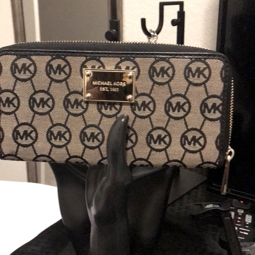Michael Kors monogram Wallet, Black
